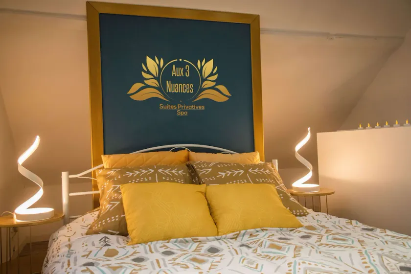 Aux 3 Nuances Suites Privatives & Spa - Image 1