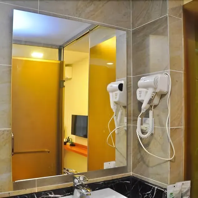 Yuan Yue Business Hotel - Image 1