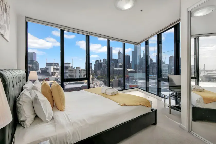 MJ Shortstay Whiteman St Apartment - Image 1