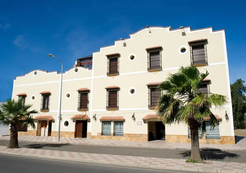 Hotel Restaurante Rijoma - Image 1