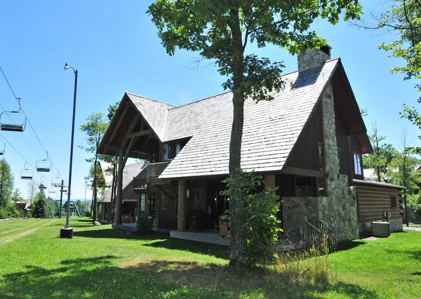 All Seasons Pass House - Image 1
