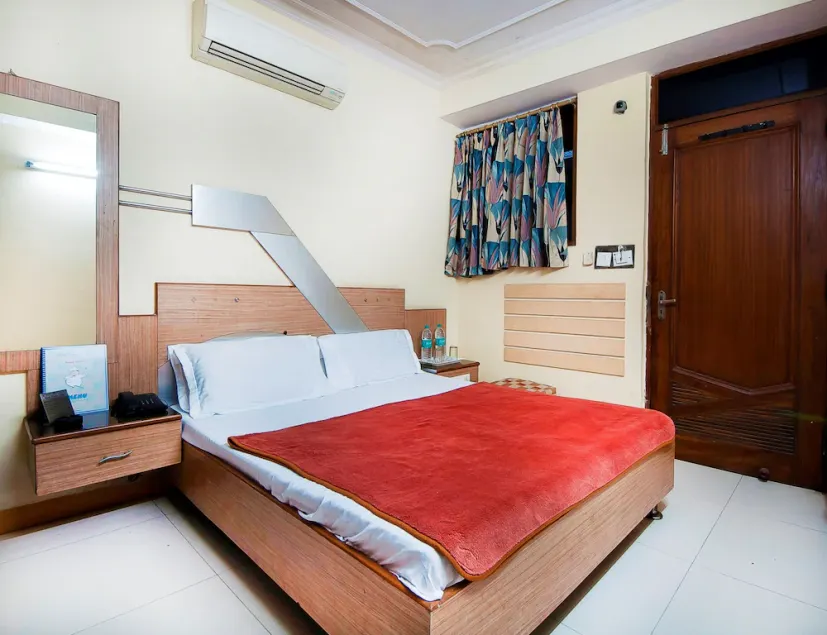 Tourist Lodge - Image 1