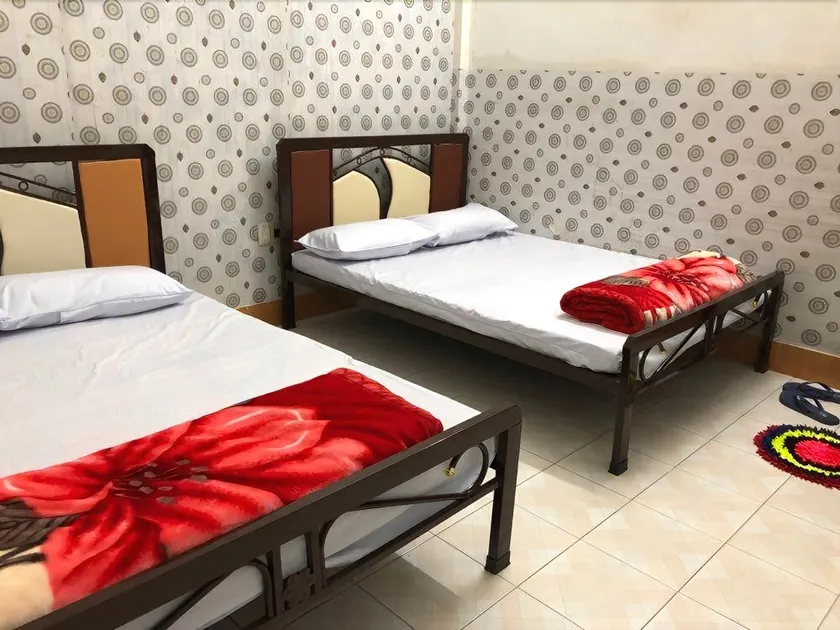 Queen Homestay Hostel - Image 1