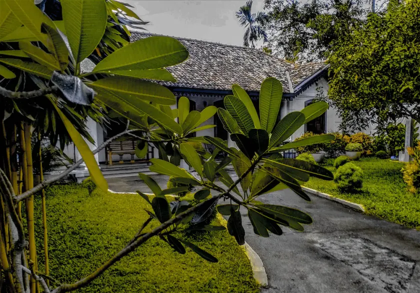 Villa White Dome Galle - Image 1