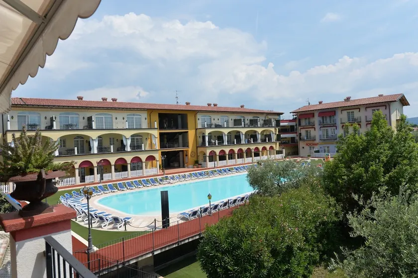 Giardino Dei Colori 111 Residence Pool&Fitness - Image 1