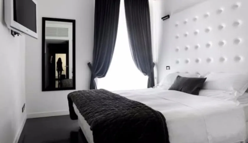 Pantheon Royal Suite - Image 1