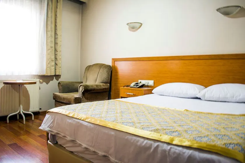 Serenti Hotel - Image 1