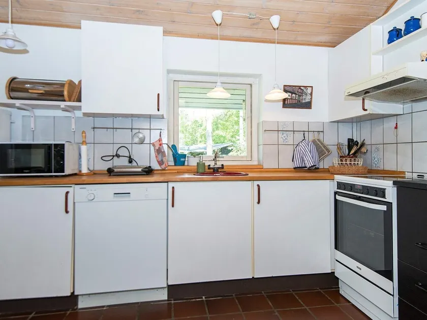Modern Holiday Home in Ebeltoft Jutland With Jacuzzi - Image 1