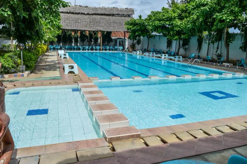 Danpark Hotel And Apartments - Image 1