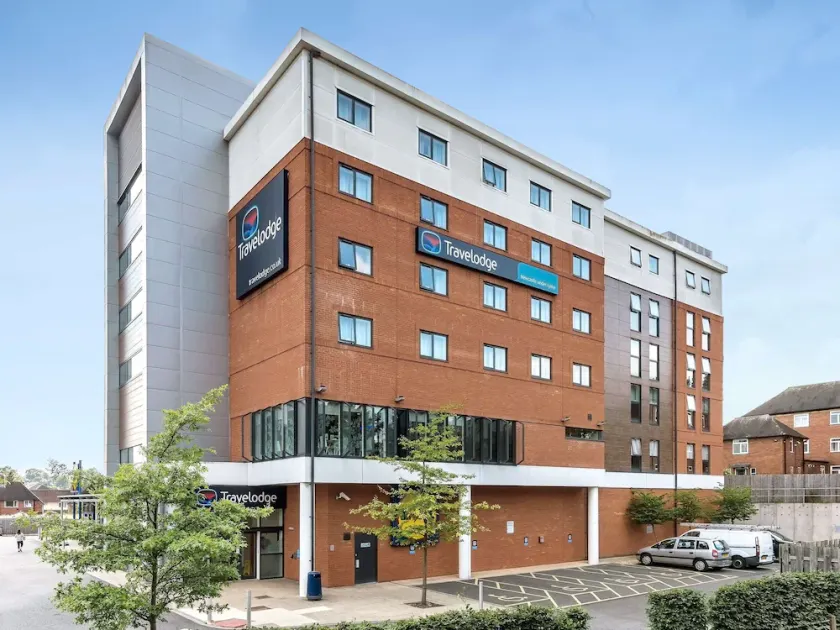 HOTEL TRAVELODGE NEWCASTLE UNDER LYME - Image 1
