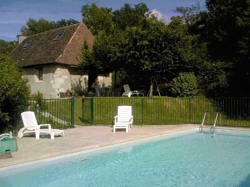 Maison de 2 chambres a Eyliac avec piscine privee et jardin clos - Image 1