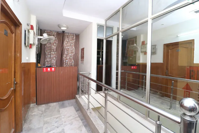 Hotel Regal 2 By OYO Rooms - Image 1