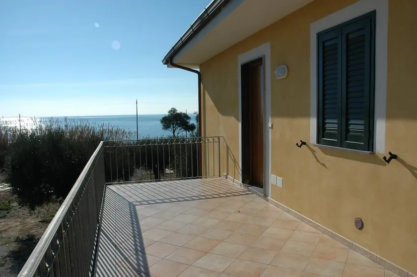 Elvira Residence - Image 1