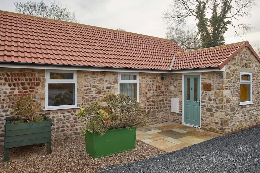 Host & Stay - Snowdrop Cottage - Image 1