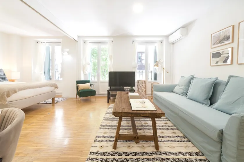 Bright & cosy studio in Puerta del Sol  by Allô Housing - Image 1