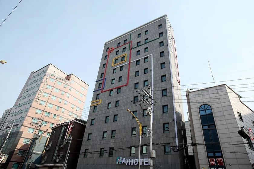 A7 HOTEL - Image 1