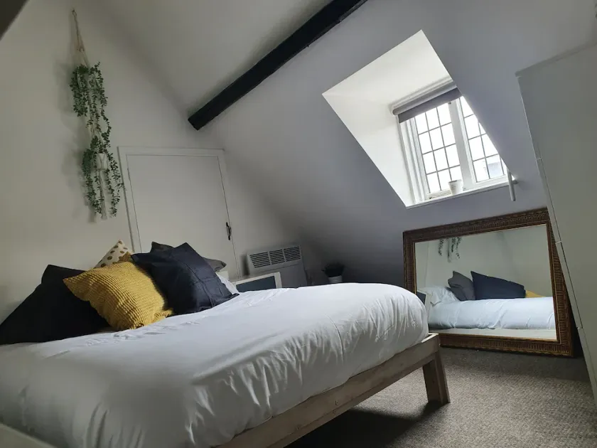 Grade I listed luxury apartment in Hertfordshire - Image 1