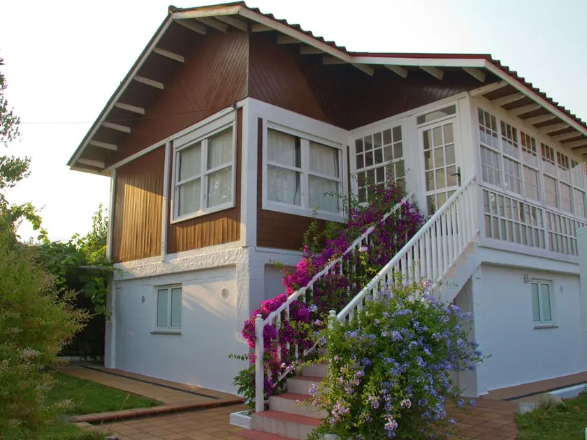 Cozy Holiday Home in Porto do Son Near Beach - Image 1
