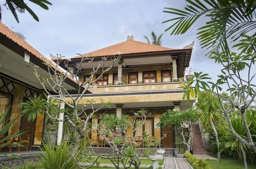 Arya Inn Enny Salon And Spa - Image 1
