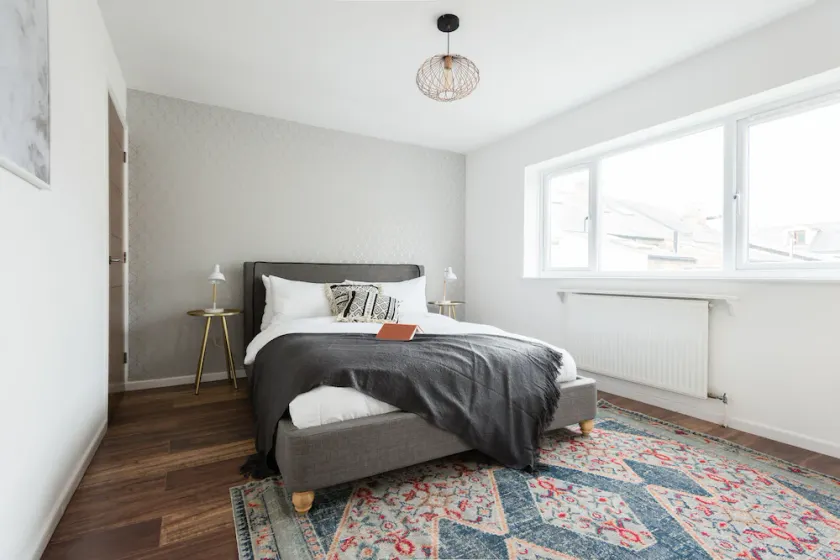 THE CENTURY CHALET CONTEMPORARY 2BDR TOWNHOUSE WITH PARKING - Image 1