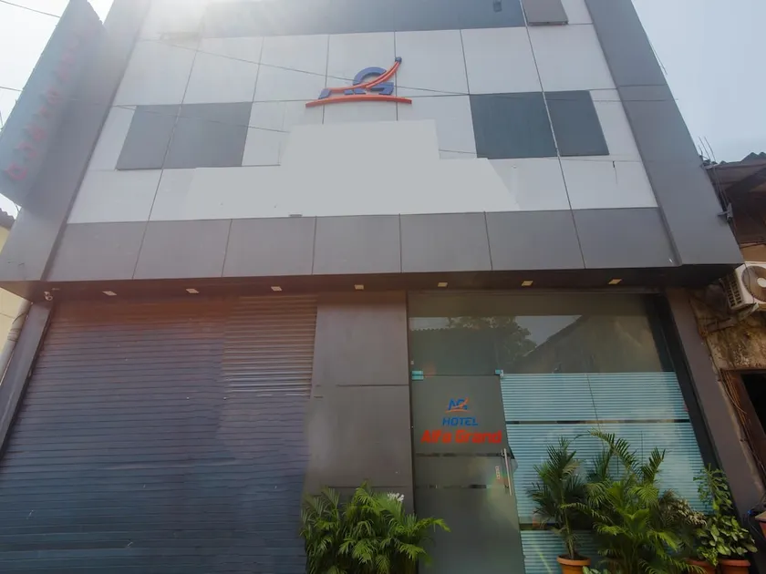 Hotel O Alfa Grand Near Chhatrapati Shivaji International Airport - Image 1