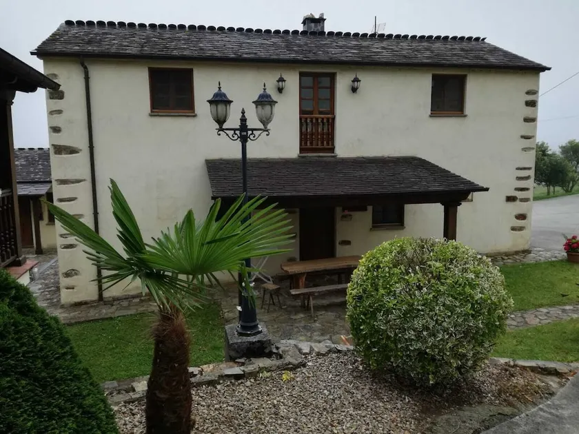 Casa Pumarega - Image 1