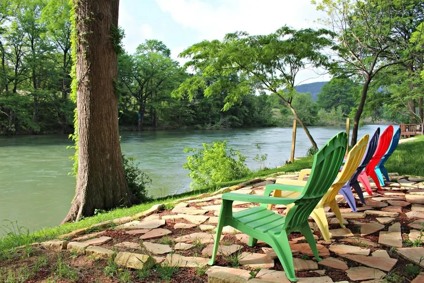 Jacks River Haus And Studio Apartment Combo 4 Bedroom Home - Image 1