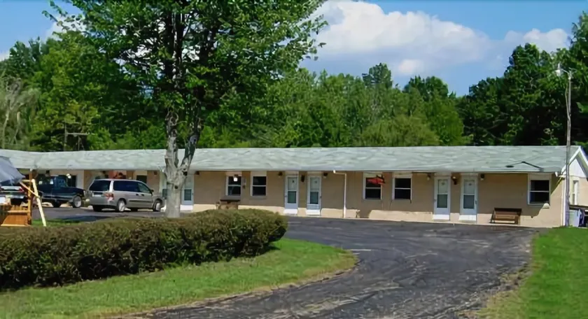 St Charles Motel - Image 1