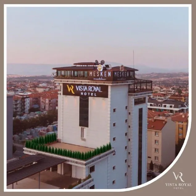 Vista Royal Hotel - Image 1