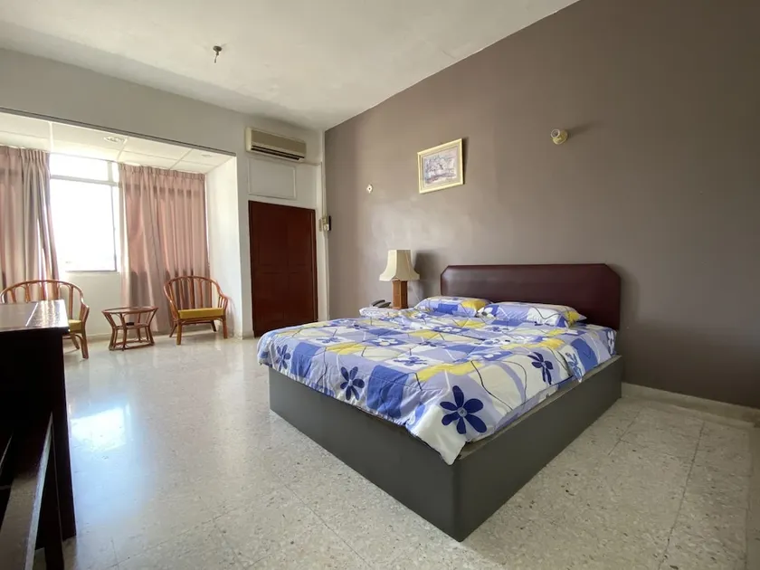 OYO 89786 Hotel Kluang Baru - Image 1