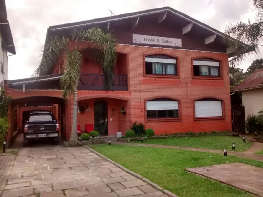 Hostel E Suites Scheckinah - Image 1