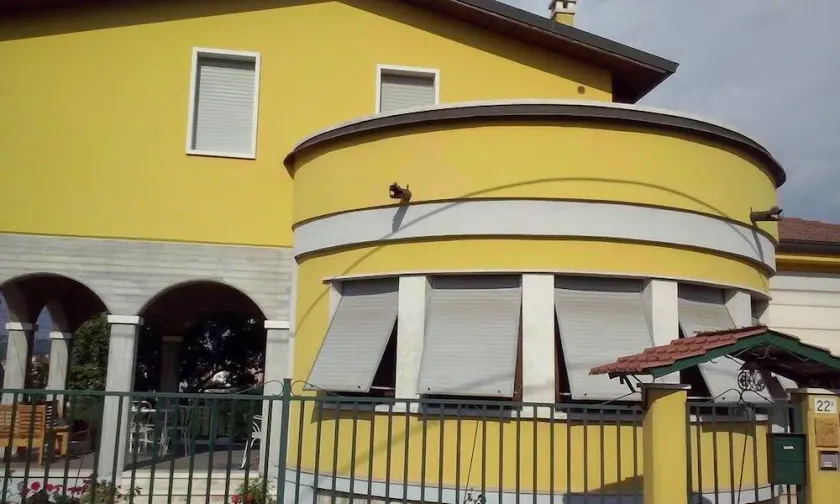B&B Samuel - Image 1