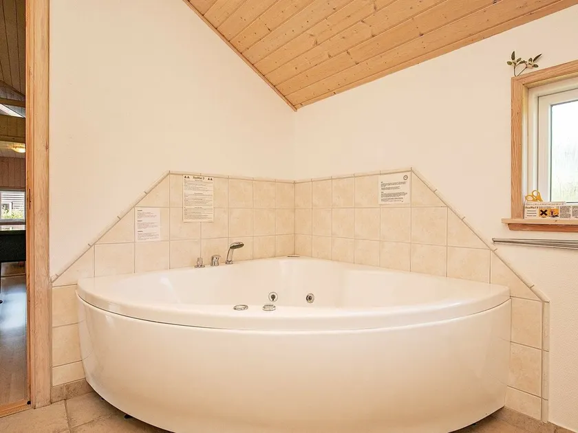 Luxurious Apartment in Væggerløse With Sauna - Image 1