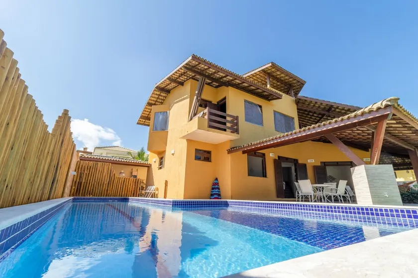 GB18 Maravilhosa Casa Pé na Areia - Image 1
