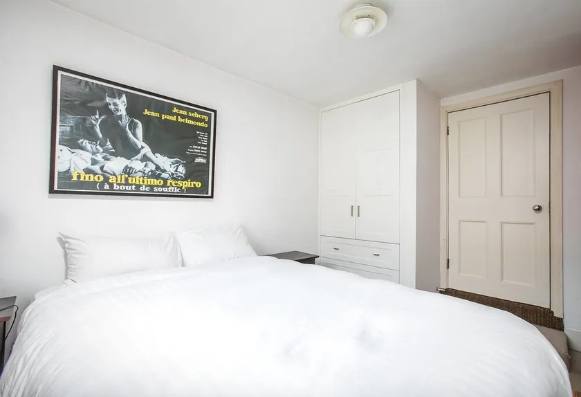 Designer 1 bed in Heart of West Kensington - Image 1