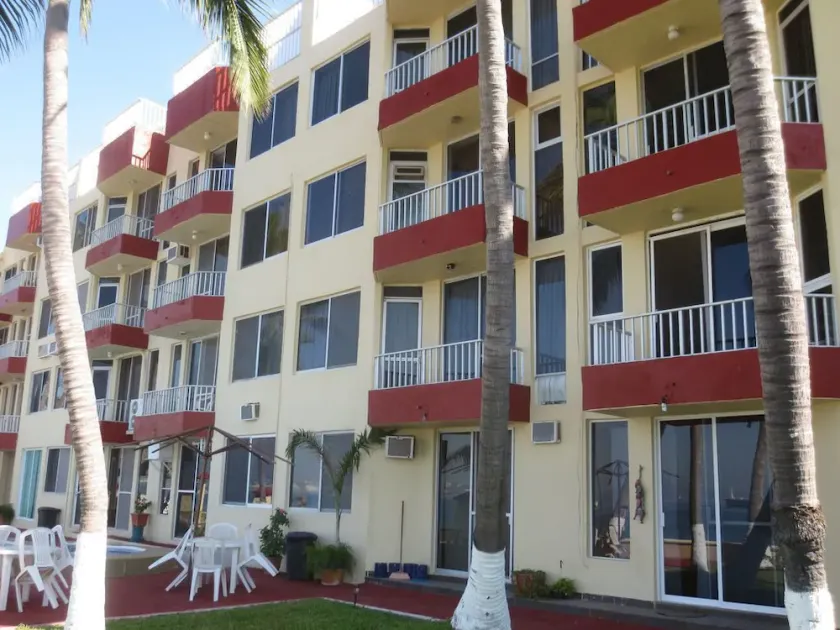 Condo Mel - Image 1