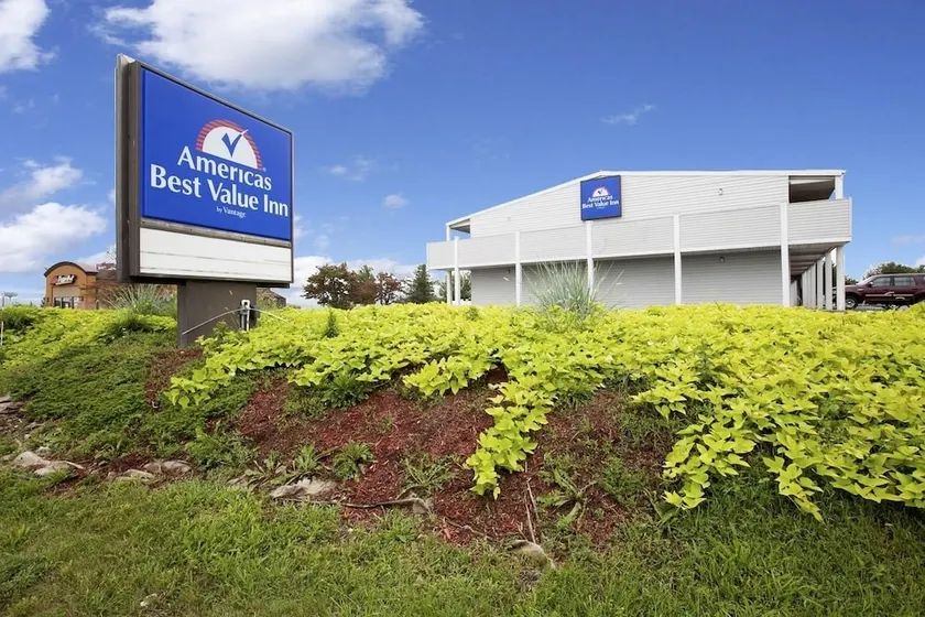 Americas Best Value Inn - Image 1