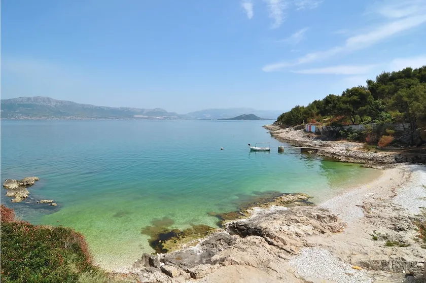 Apartments Tojcic, 1 min walk to the beach - Image 1