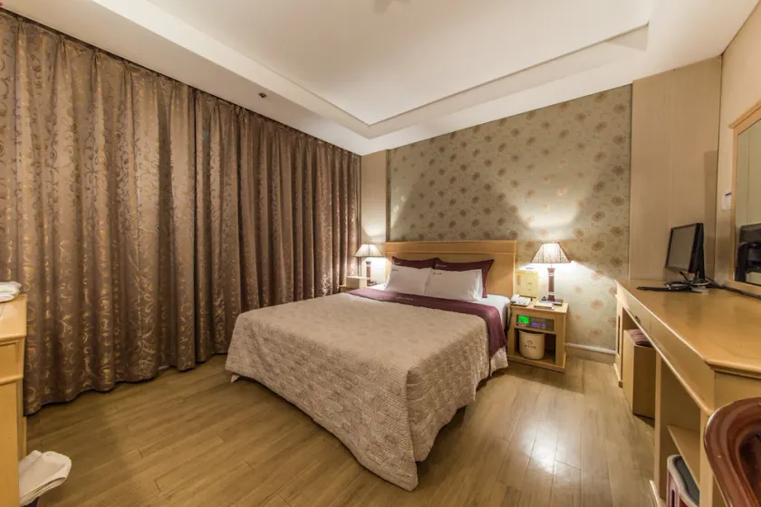 Hapjeong Namgyung Hotel - Image 1