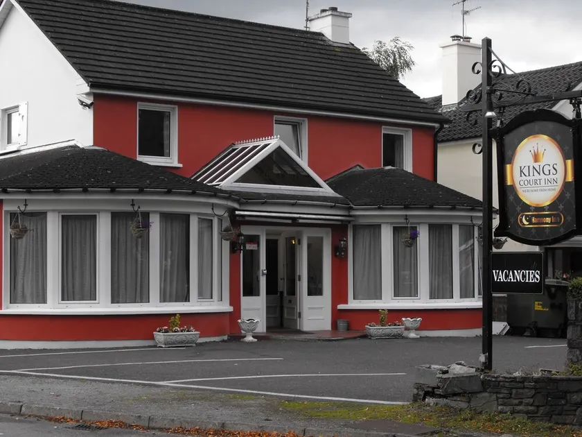 Harmony Inn Kingscourt - Image 1