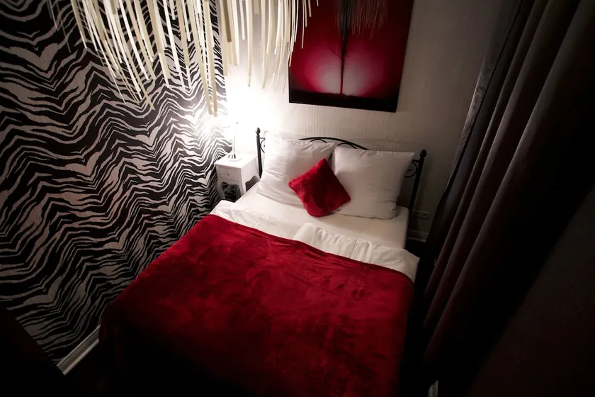 La Dolce Villa - Image 1