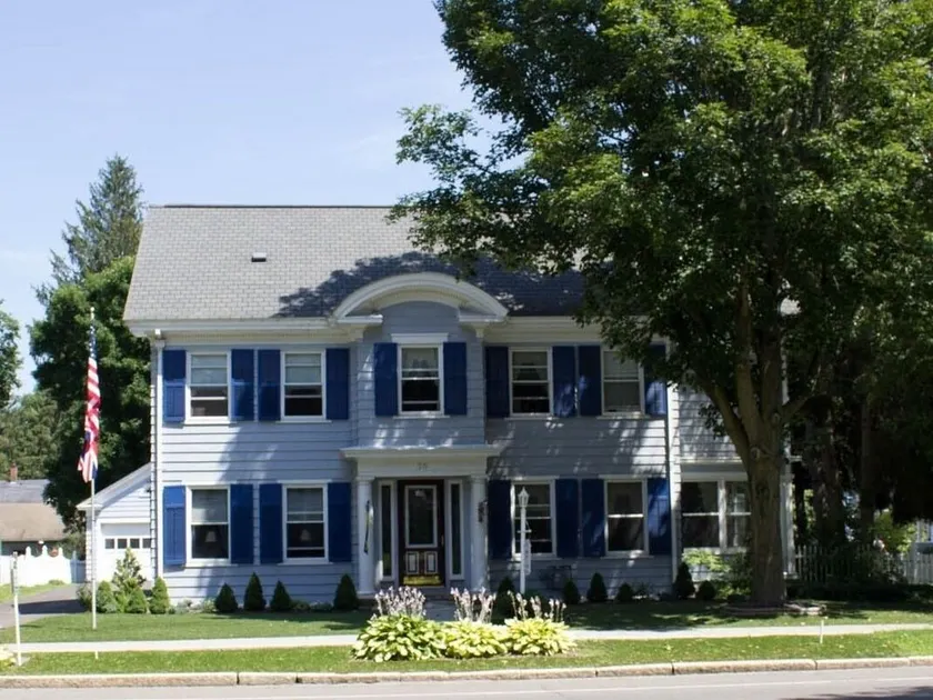 Splendor Inn - Image 1