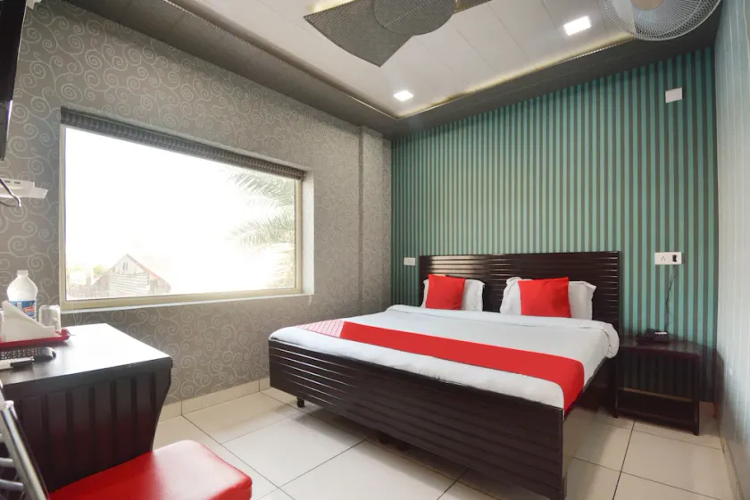 Hotel Bombay Residency By OYO Rooms - Image 1