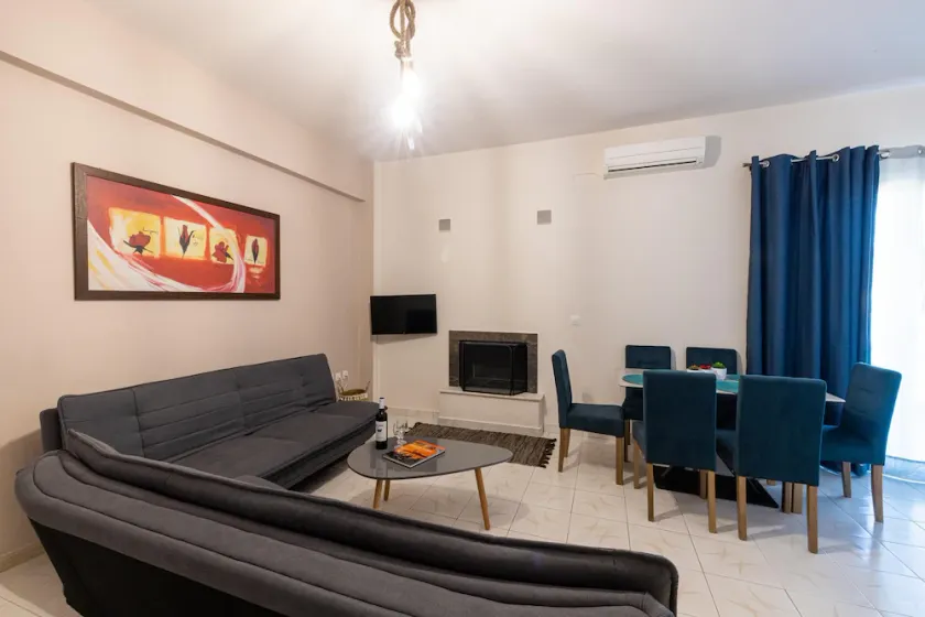 Stork Apartments - Image 1