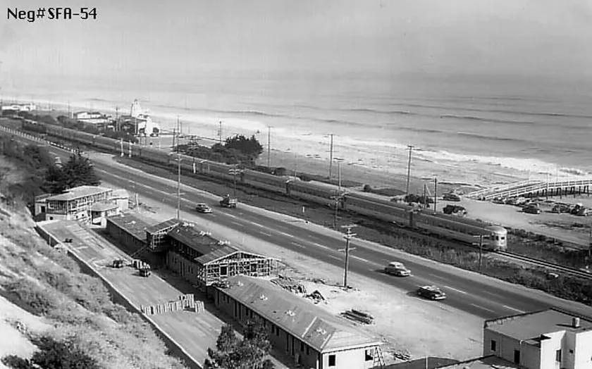 El Caminante Bar & Bungalows - Image 1