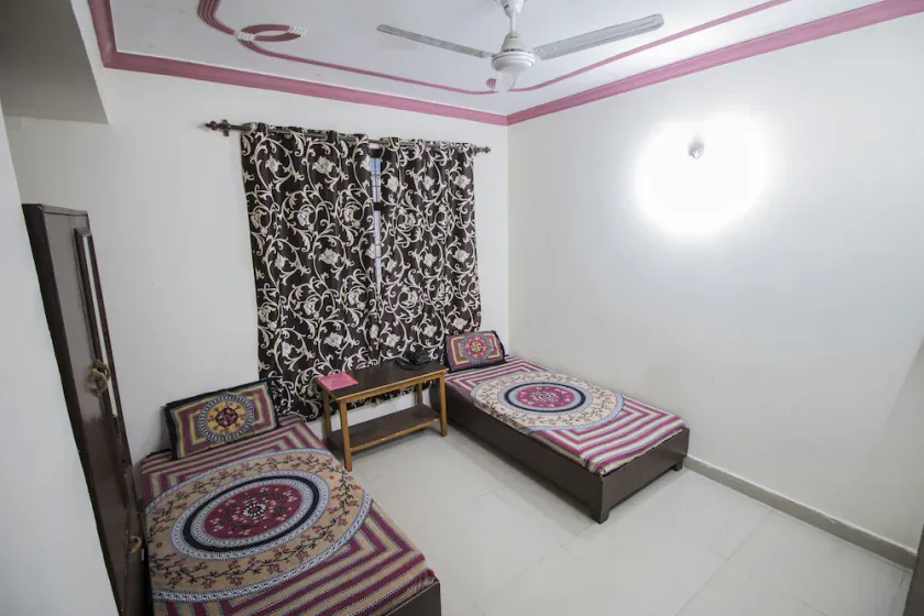 Utsang Guest House - Image 1