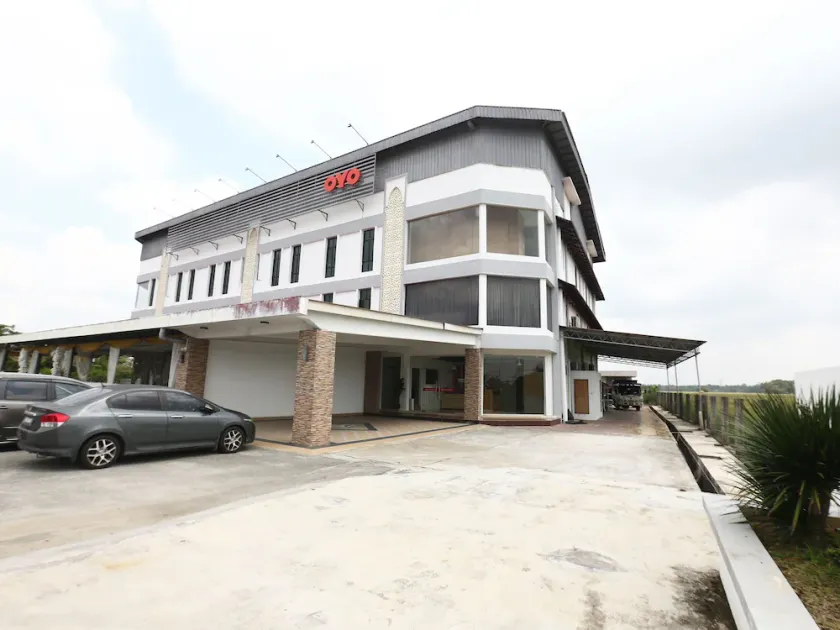 OYO 89888 DZ Residence Guest House - Image 1