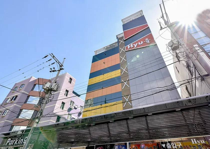 Hyu Hotel - Image 1
