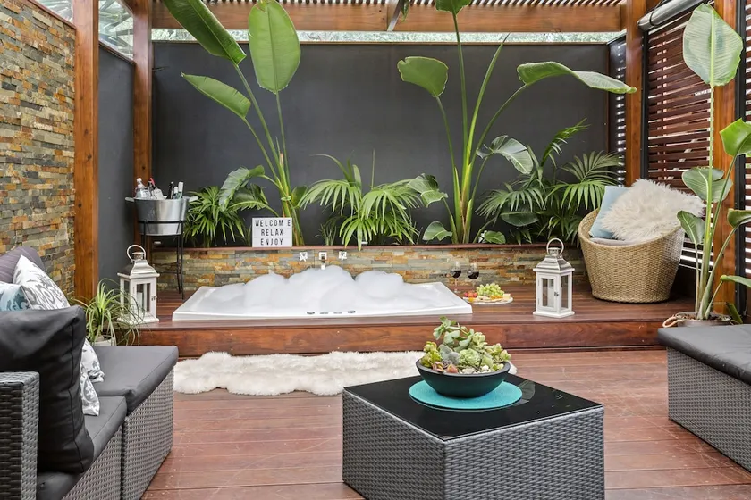 AMORE A Tranquil Retreat with Couples Spa - Image 1