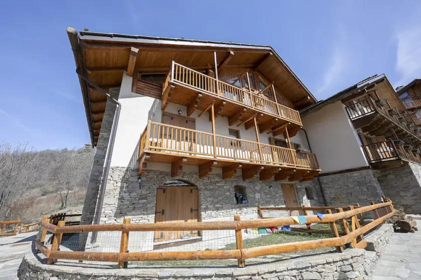 Rebecca's House (few steps from skiing) - Image 1